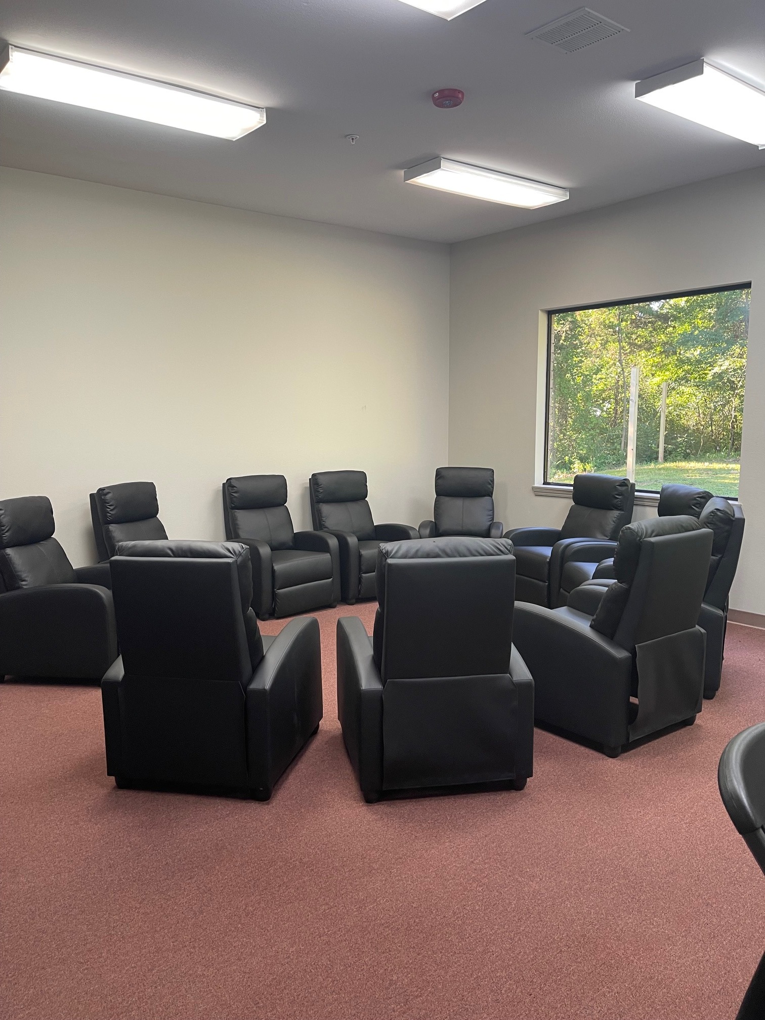 Warm group room at Horizon Renewal Center